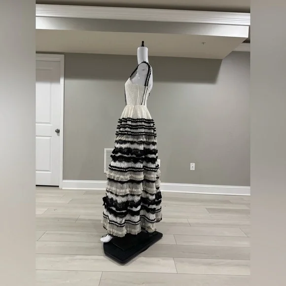 $3995 alice + oliviaDenita Bustier Ruffle Gown size 2